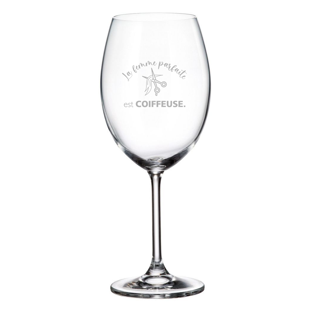 Verre gravé - La femme parfaite est coiffeuse