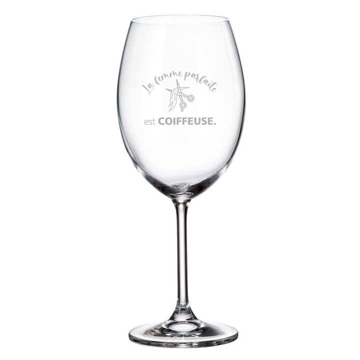 Verre gravé - La femme parfaite est coiffeuse