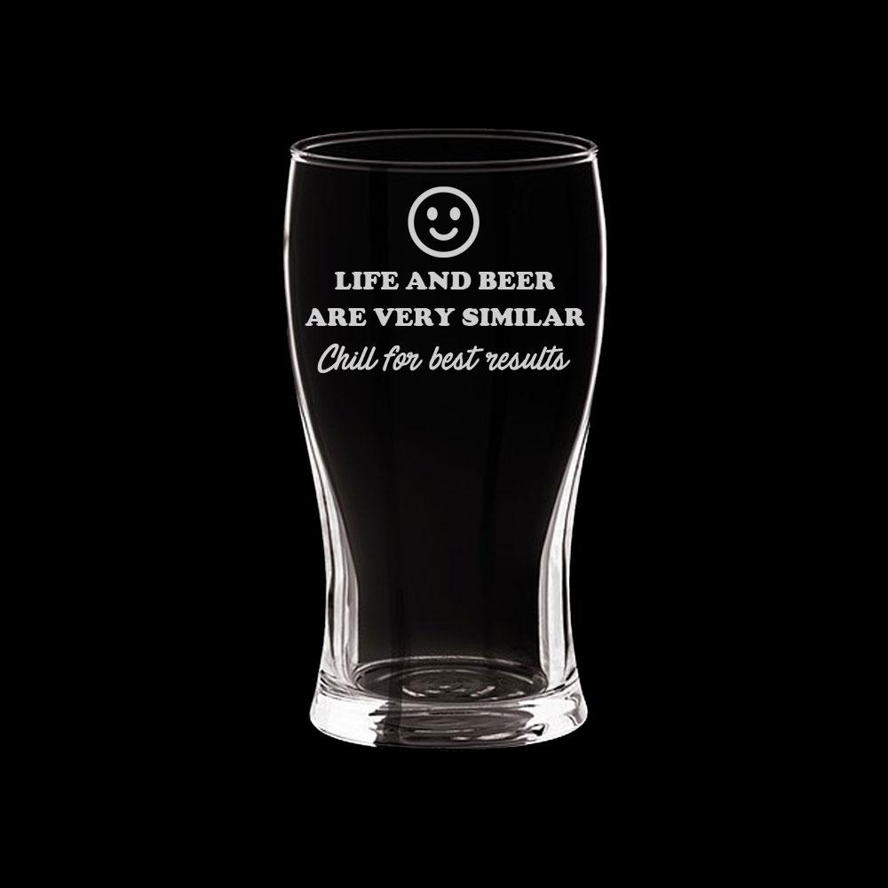 Verre à bière gravé - Life and Beer are Very Similar